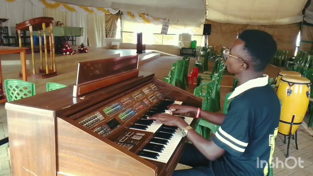 Vipaji hivi //ukichezwa na organist Eduuh 