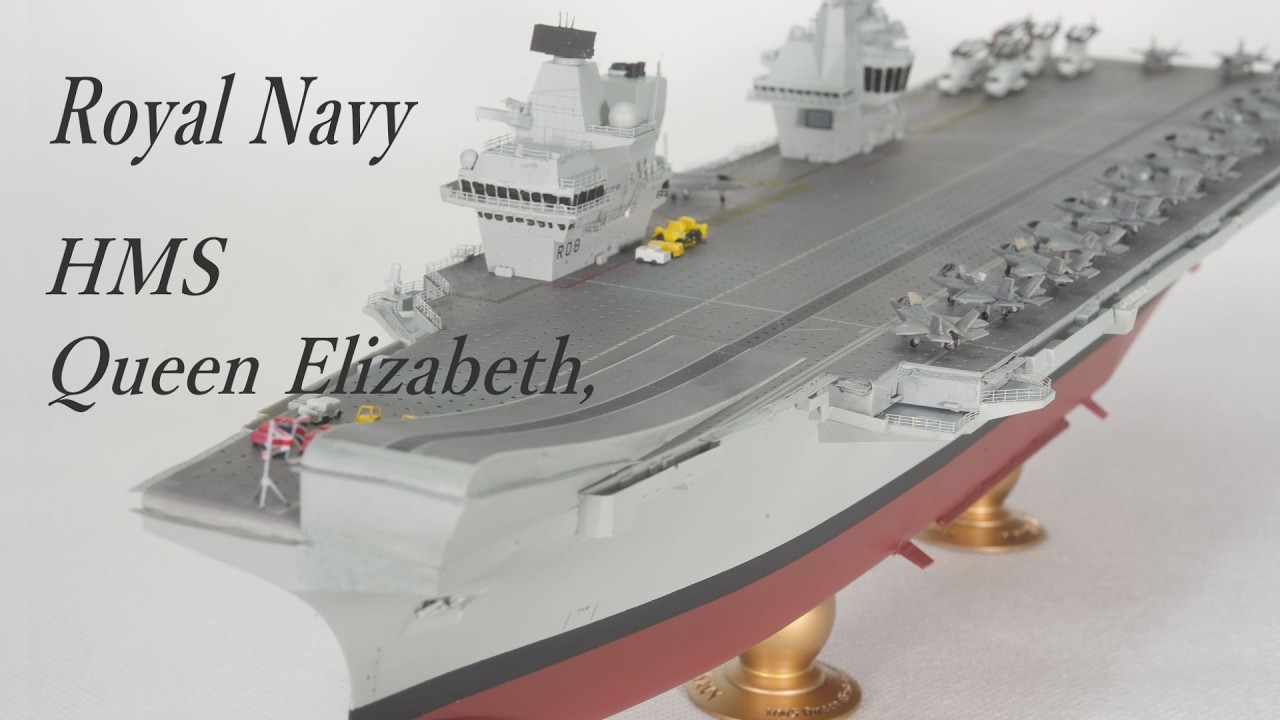 Авианосец Королевского флота HMS Queen Elizabeth R08 1:700 // Дно корпуса также изготовлено