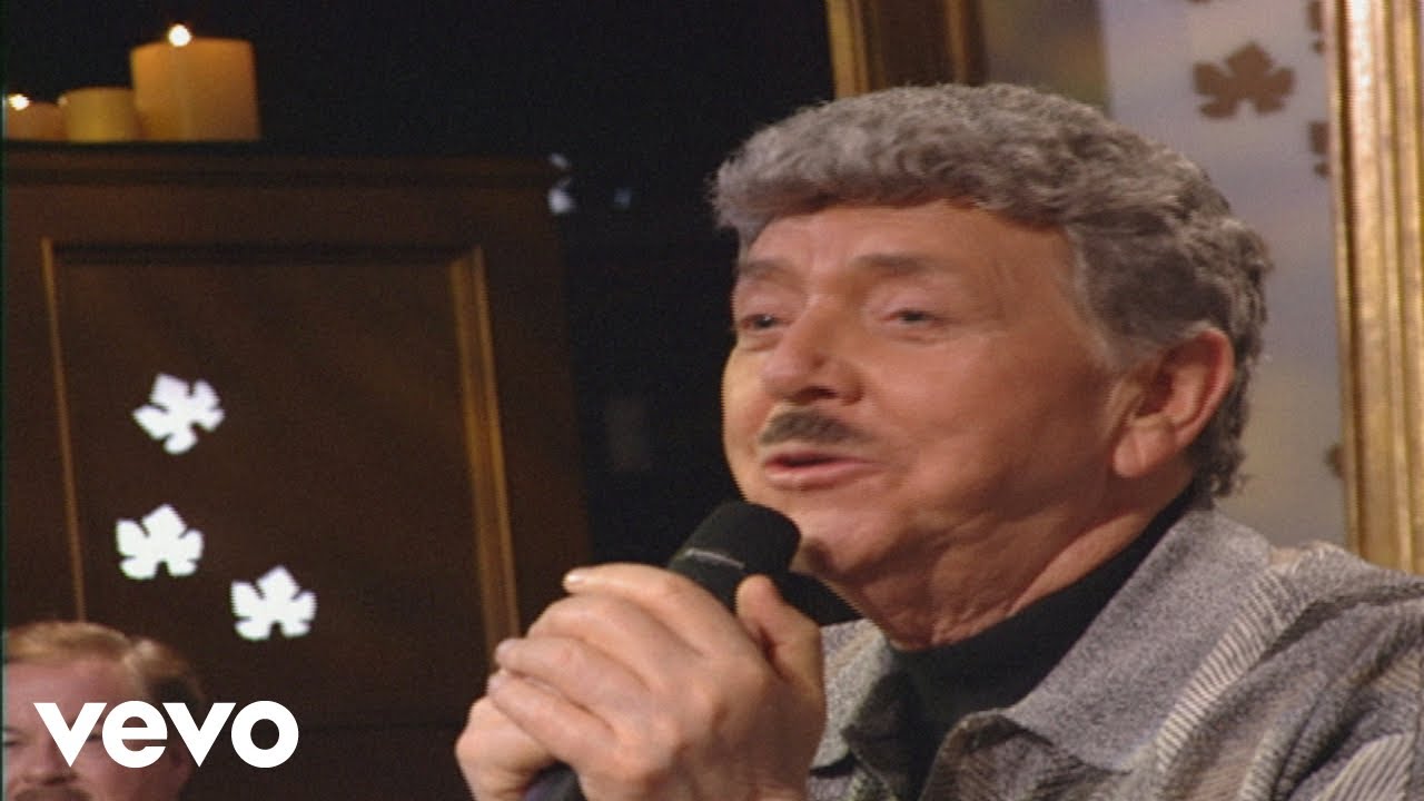Bill & Gloria Gaither - It Is No Secret [Live] ft. Jake Hess, George Beverly