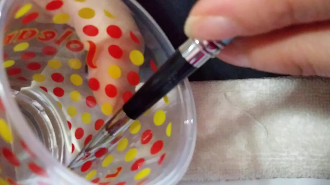 limpieza de pinceles de gel y esmalte permanente.
