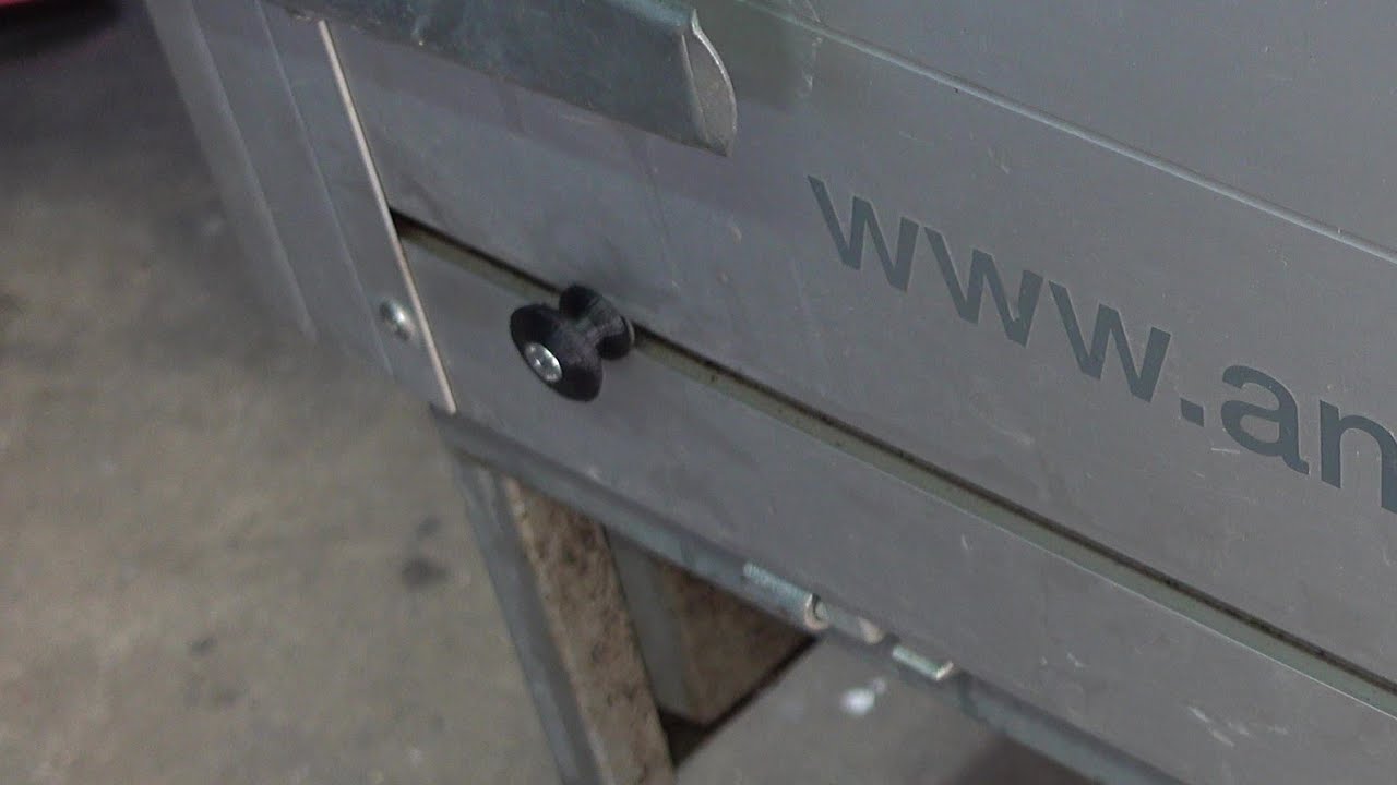 Pkw Anhängernetz oder Plane befestigen nach Fröhlichs Art mit dem 3D-Drucker.