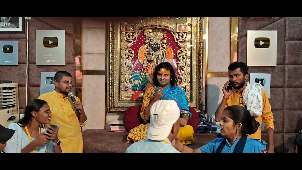Shri anirudhhacharya ji Maharaj Vrindavan #viral shri gorigopal vradhha ashram prakrima marg sant co