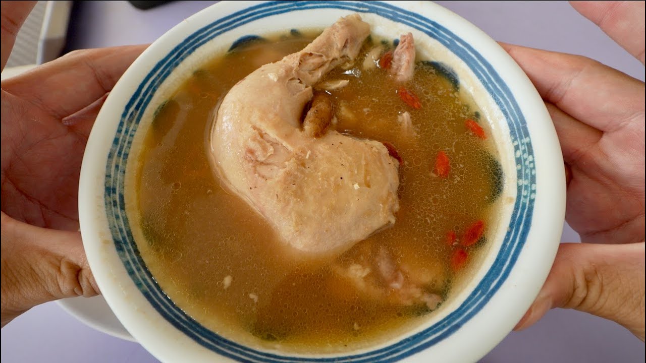 (SHORTS) Great COLLAGEN HERBAL CHICKEN, GRILLED CHICKEN & LAVA EGG at Old Airport Road Food Centre!
