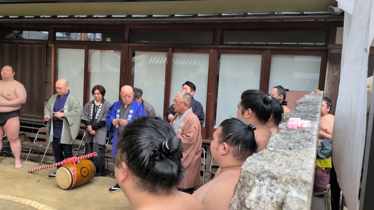 大阪場所前　ふれ太鼓