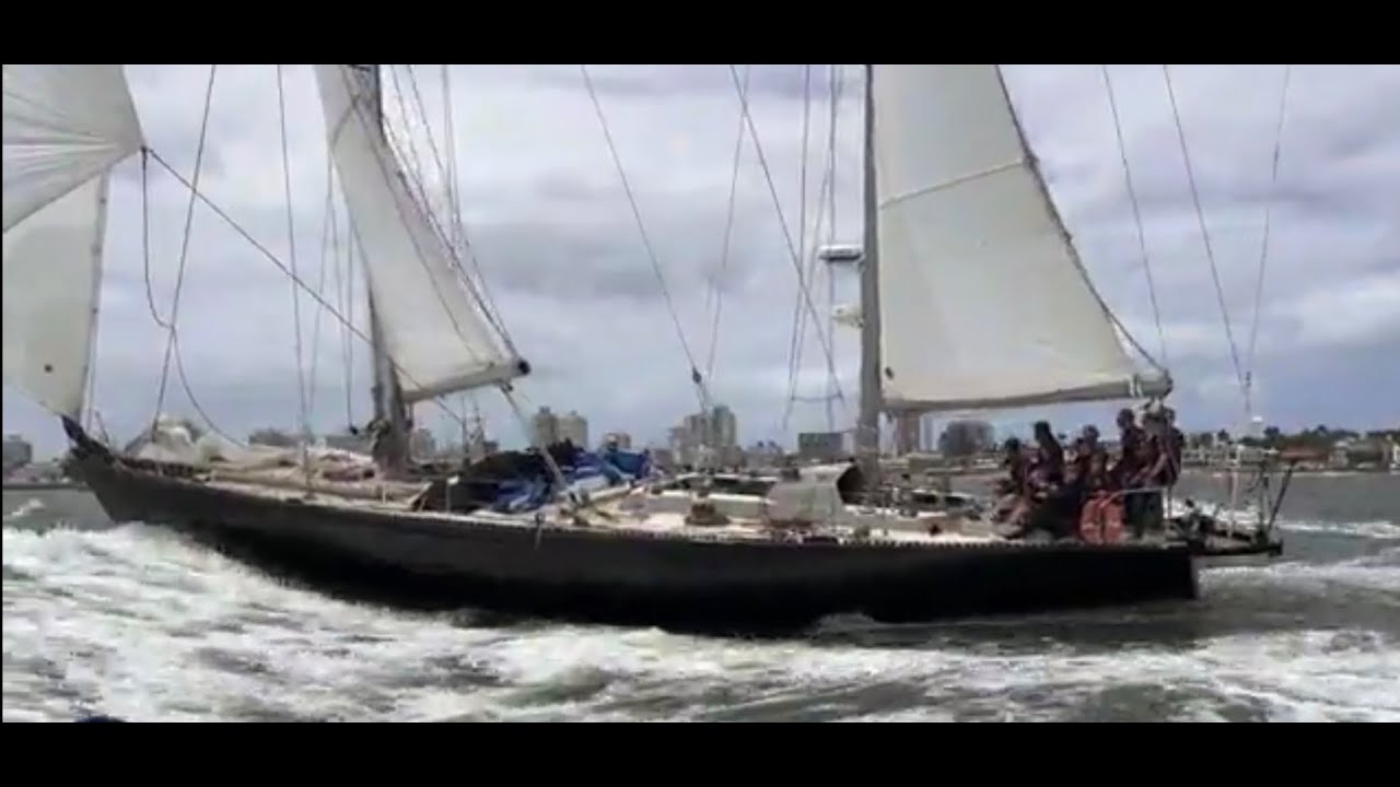 Punta,  quelle incroyable arrivée de Marie TABARLY et PEN DUICK VI,  1ere de l'Ocean Globe Race ici!