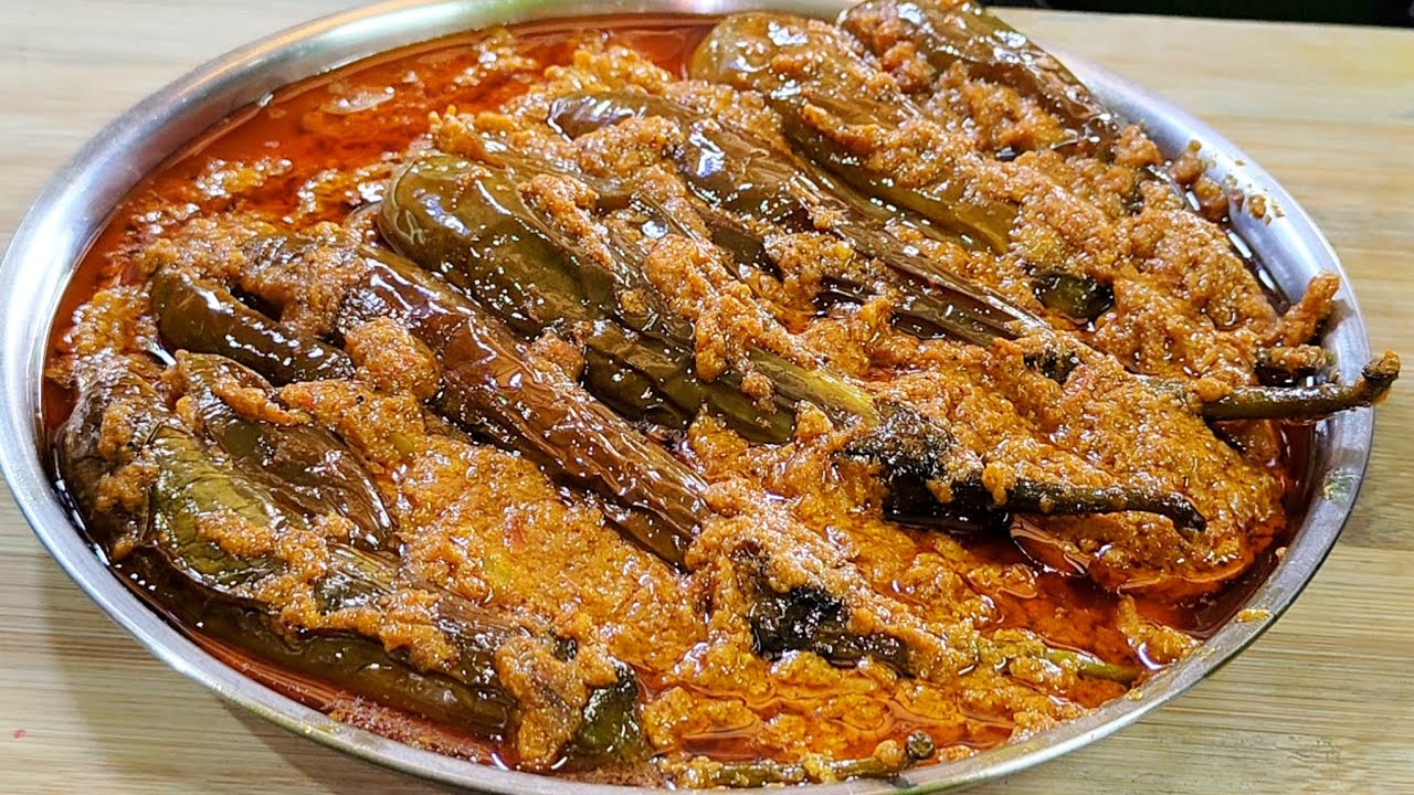 বেগুন এই ভাবে রান্না করলে একথালা ভাত শুধু গ্ৰেভি দিয়ে খাওয়া হয়ে যাবে। Begun Recipe Bengali 