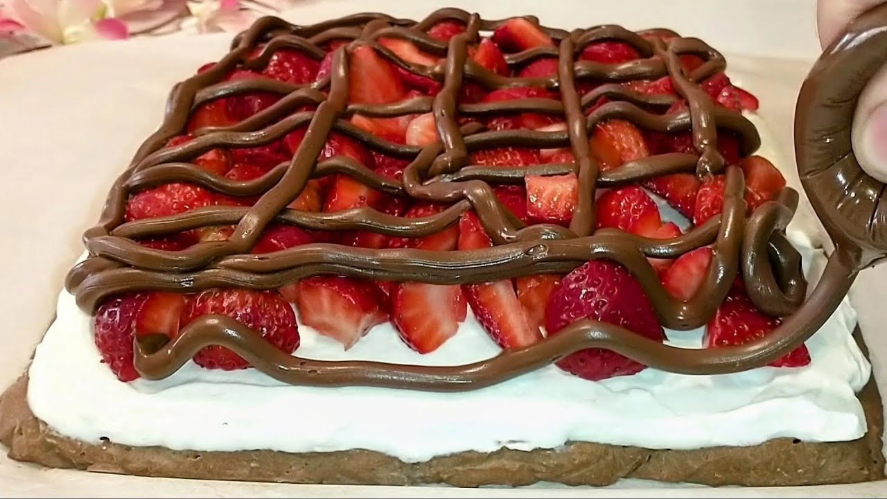 Just squeeze Nutella over Strawberries 🍫🍓 and enjoy!
