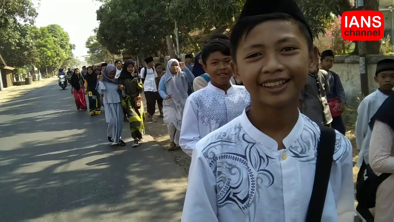 Hari Santri di SMPN 1 TAMBAKDAHAN