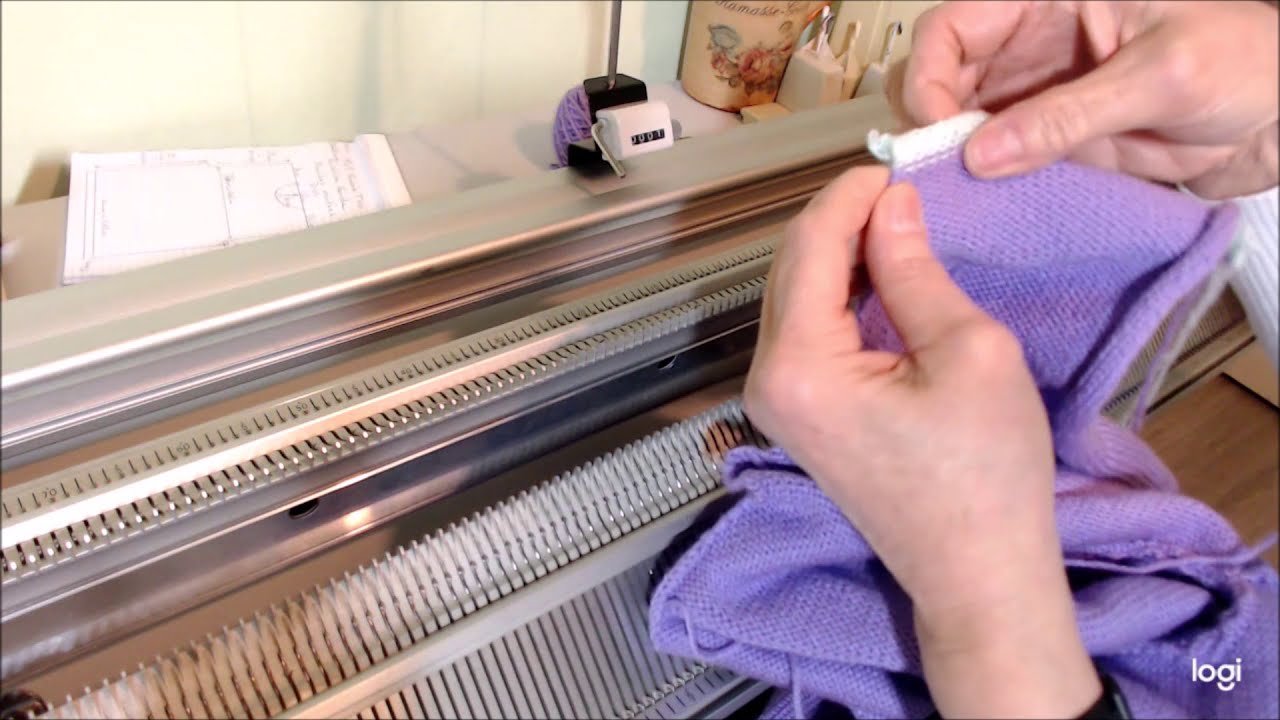 Suite et fin du tuto du pull manches montées et encolure ronde sur la machine Singer double fonture