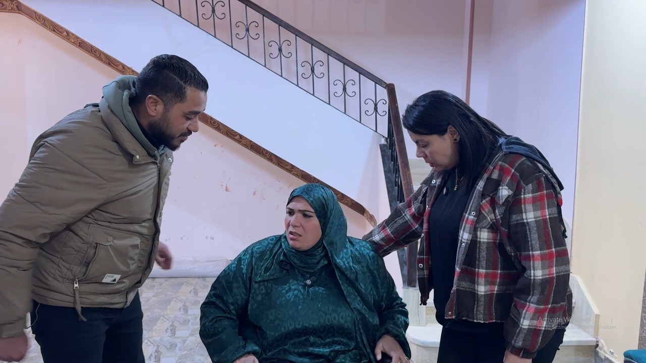 طلبت من عيالها يوصلوها المسجد تصلى جماعه فصدموها بالرد ! فماذا فعلت