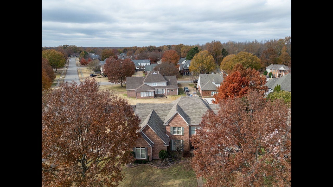 STUNNING HOME IN COLLIERVILLE FOR SALE