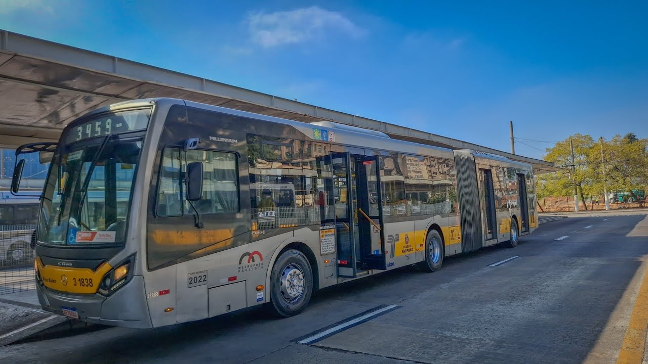 Terminal Parque Dom Pedro II - Movimento de Ônibus (Vídeo 3)