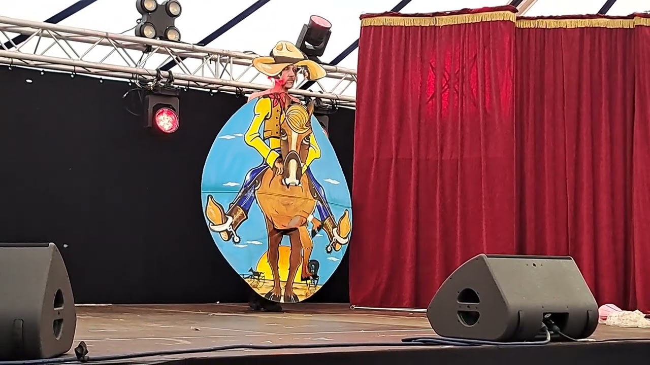 Dirk Van Vooren met zijn cartoon imitaties (deel 2 van 2)