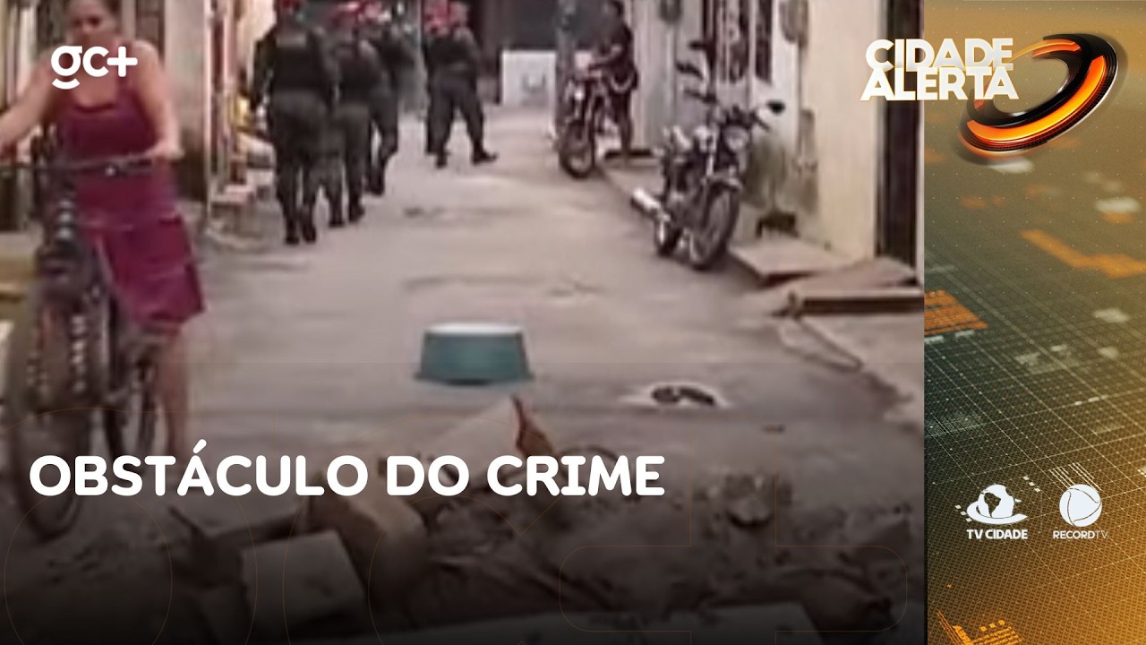 Barricada é construída para impedir a entrada de viaturas da polícia | Cidade Alerta CE