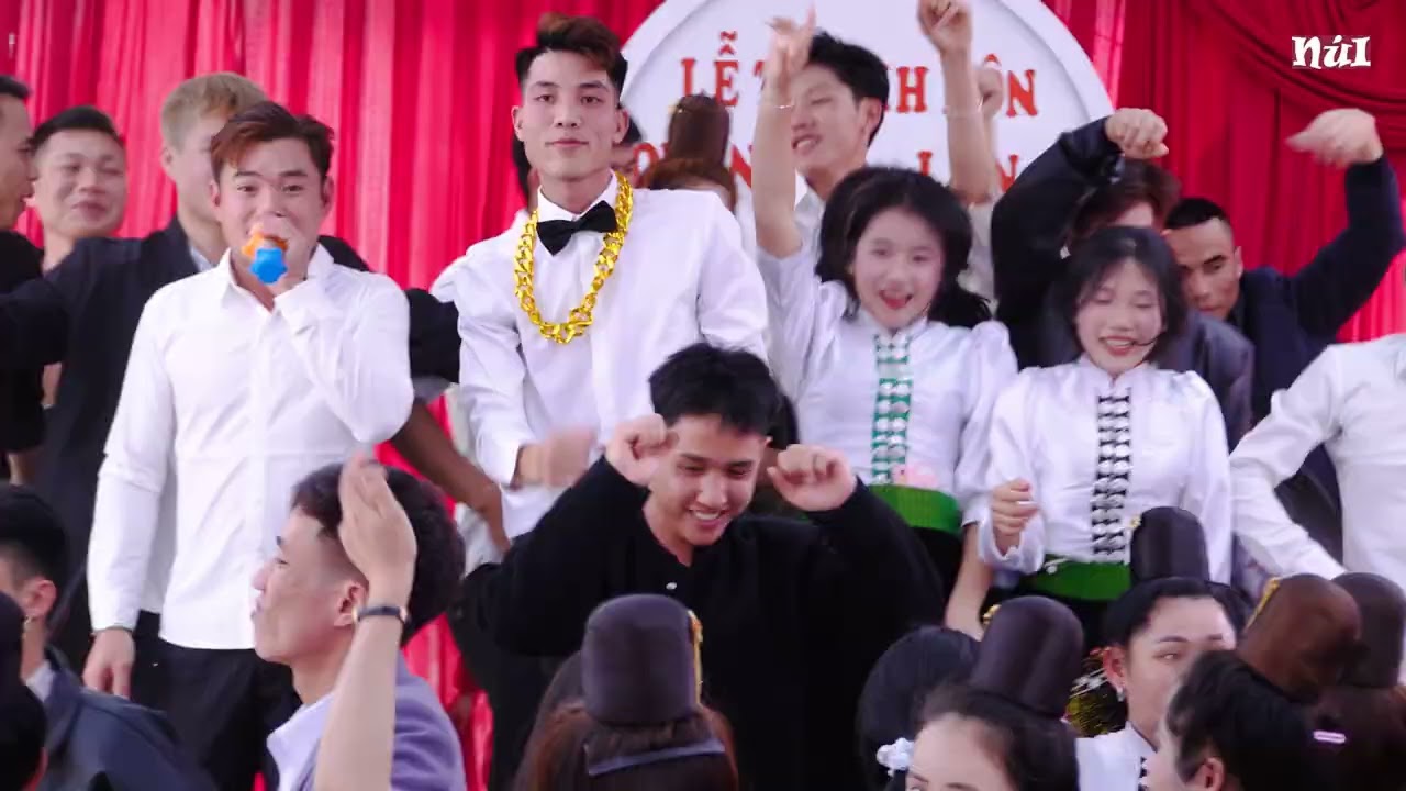Đám cưới người Thái Tây Bắc vui hơn ngày tết - Quang Tiệp - Lan Anh | Núi