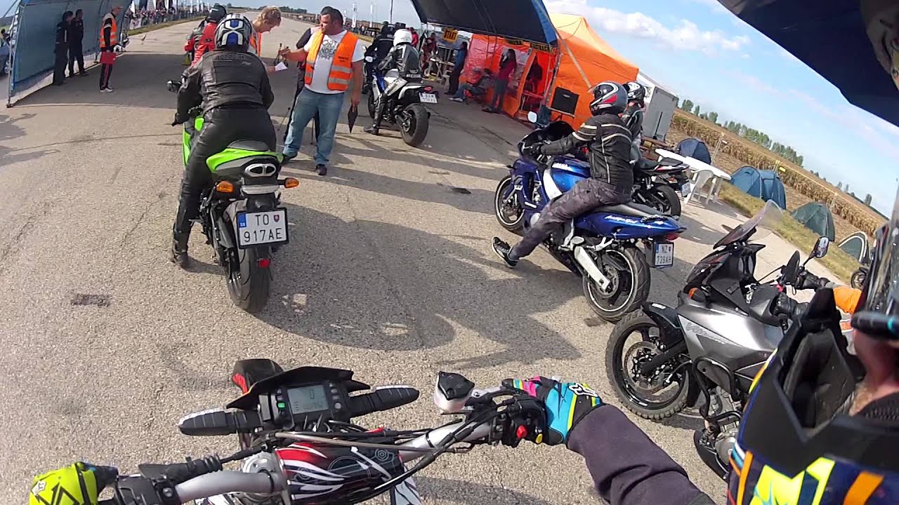 Gopro Dragrace 210 m Aprilia SXV 450 vs V-strom 650 Komoča 2012