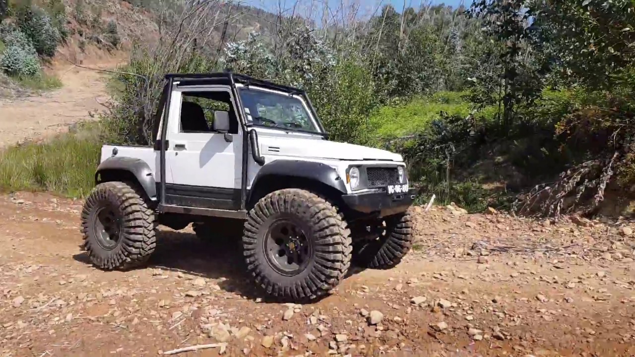 Suzuki Samurai de Maxxis Trepador 37