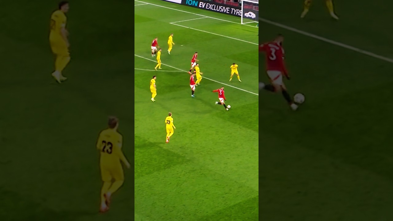 Mazraoui's assist 🤩 H&oslash;jlund's finish 😍