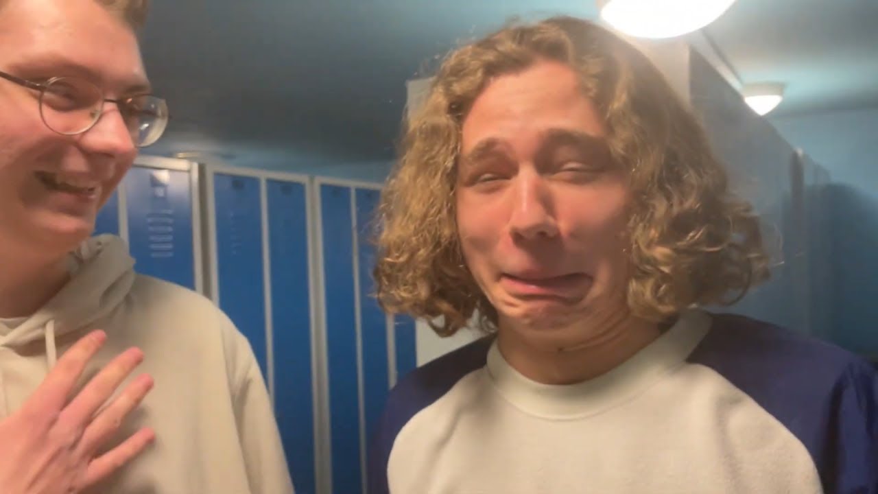 EKSTREMALNY OREO PRANK NA UCZNIACH TECHNIKUM POLNA!!! pozdrawiam