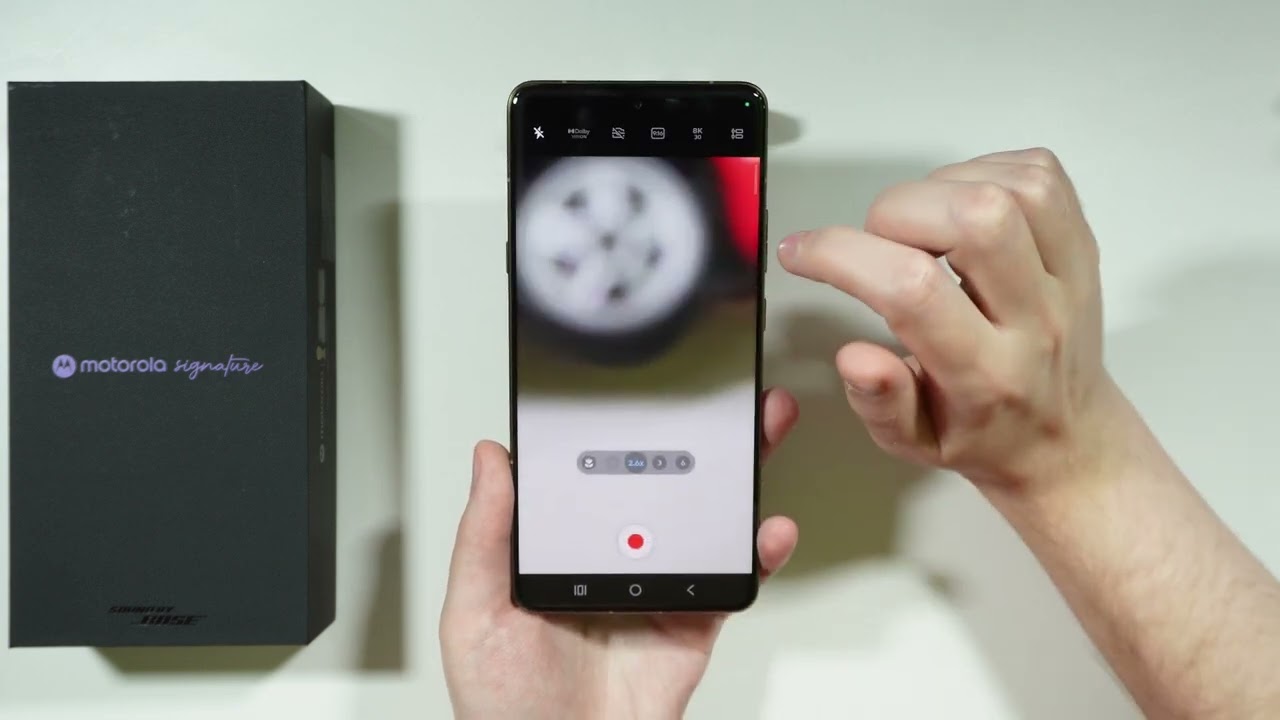 Motorola Signature: Можно ли переключать объективы во время записи видео?