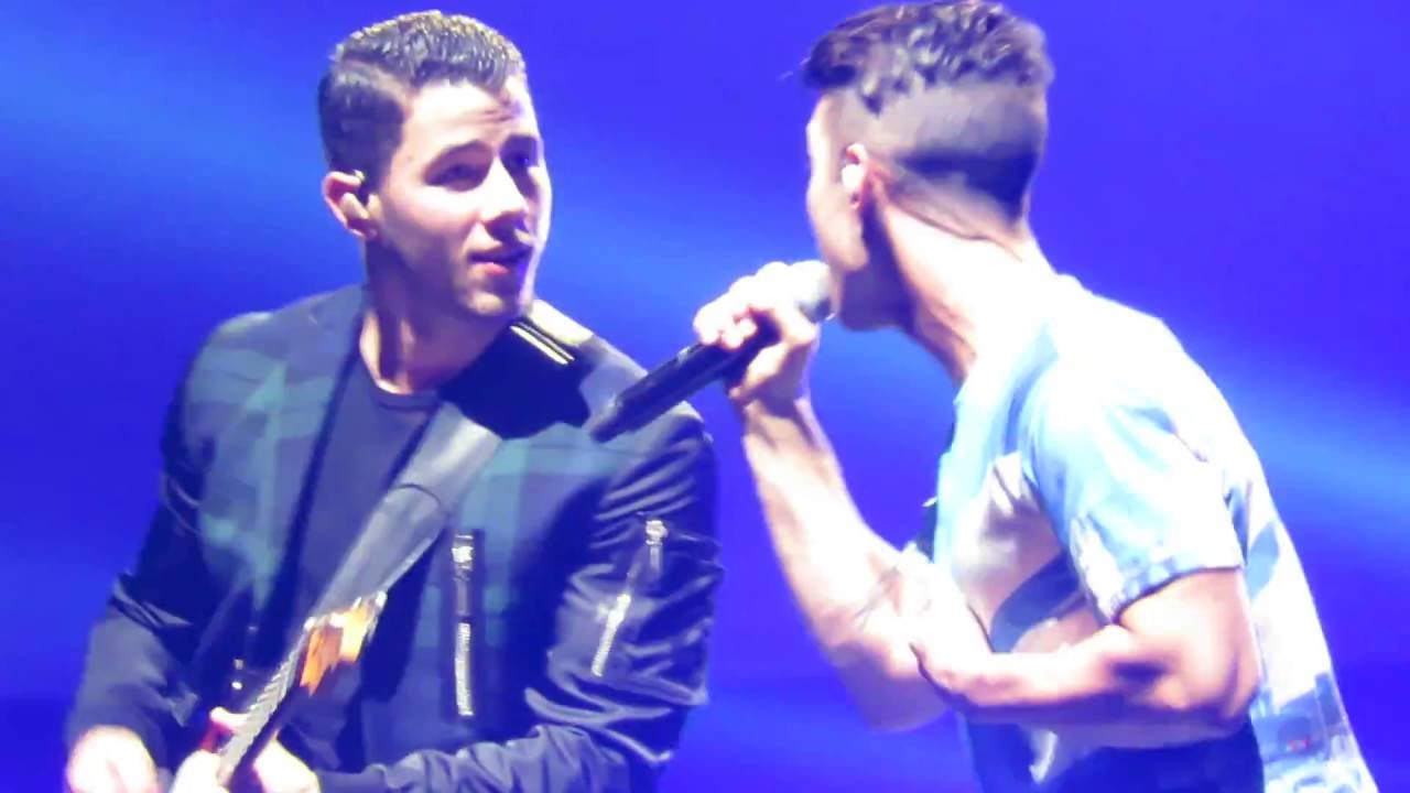 NIck Jonas and DNCE  - Cake by the Ocean  - Future Now Tour - The Forum - Inglewood