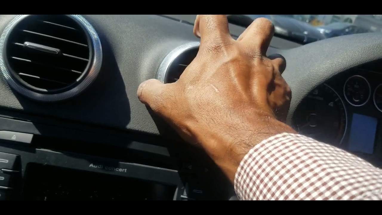 Audi A3 Air Vent Removal.