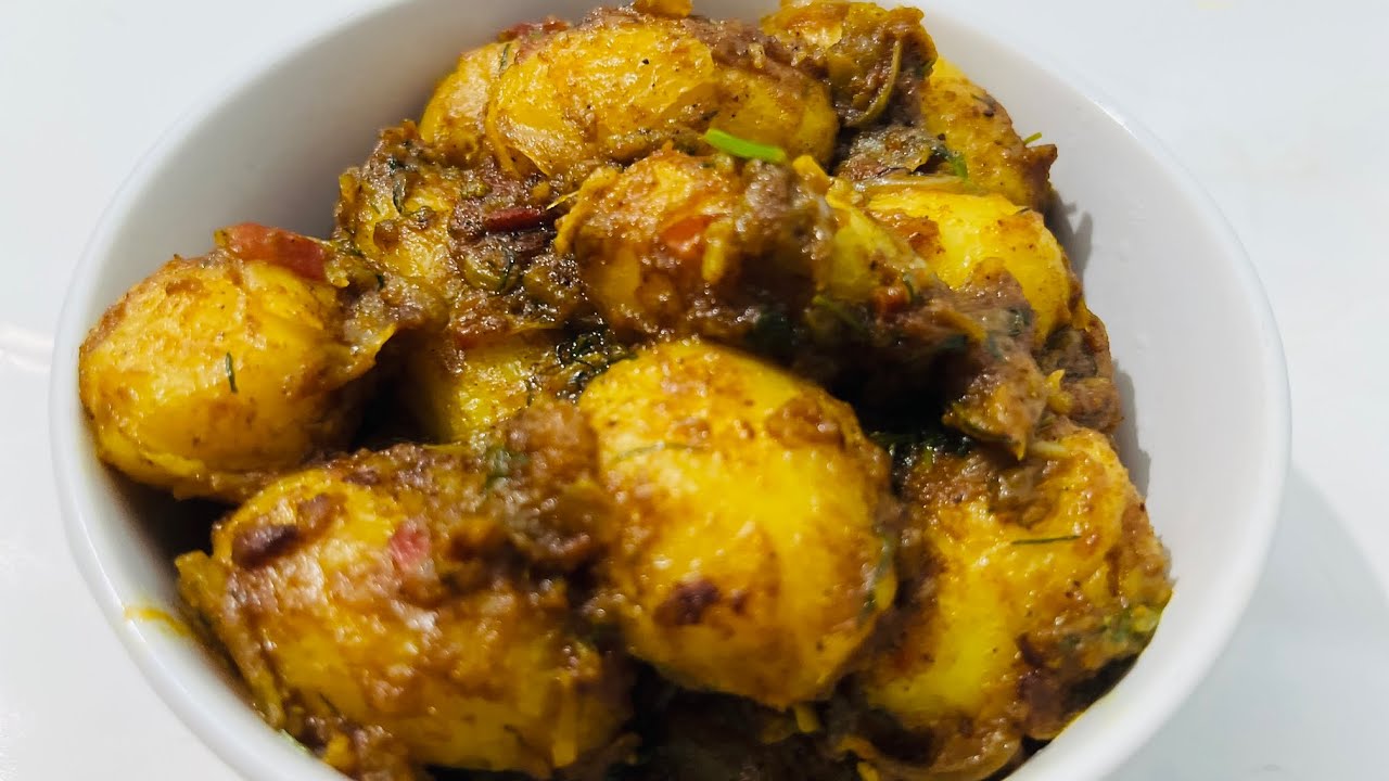 আলুর দম রেসিপি হাতে ১০ মিনিট থাকলেই বানিয়েনিন || Easy Aloo Dum Recipe Bengali #shortsvideo 