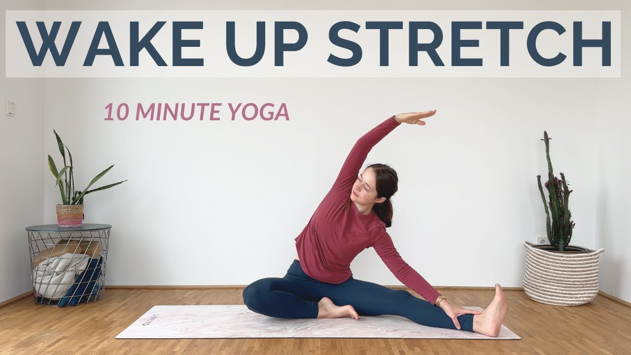 10 min Morning Yoga Stretch | Gentle yoga to wake up & feel energized