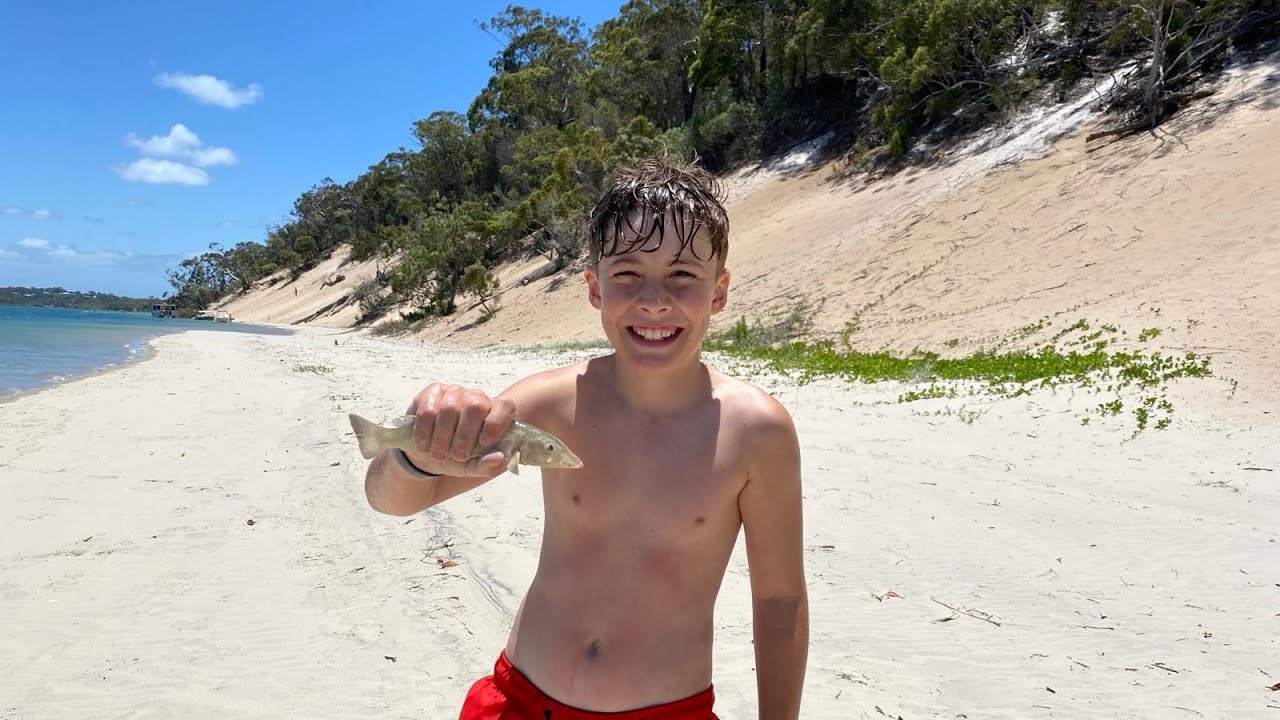 BBQ Pontoon Boat Hire to North Stradbroke Island