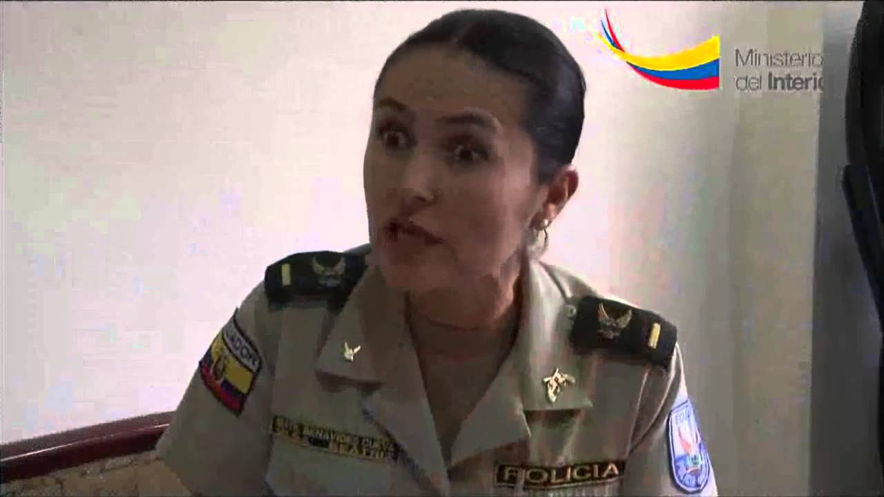 Mujeres Polic&iacute;as: entre la dulzura y cumplimiento de su deber