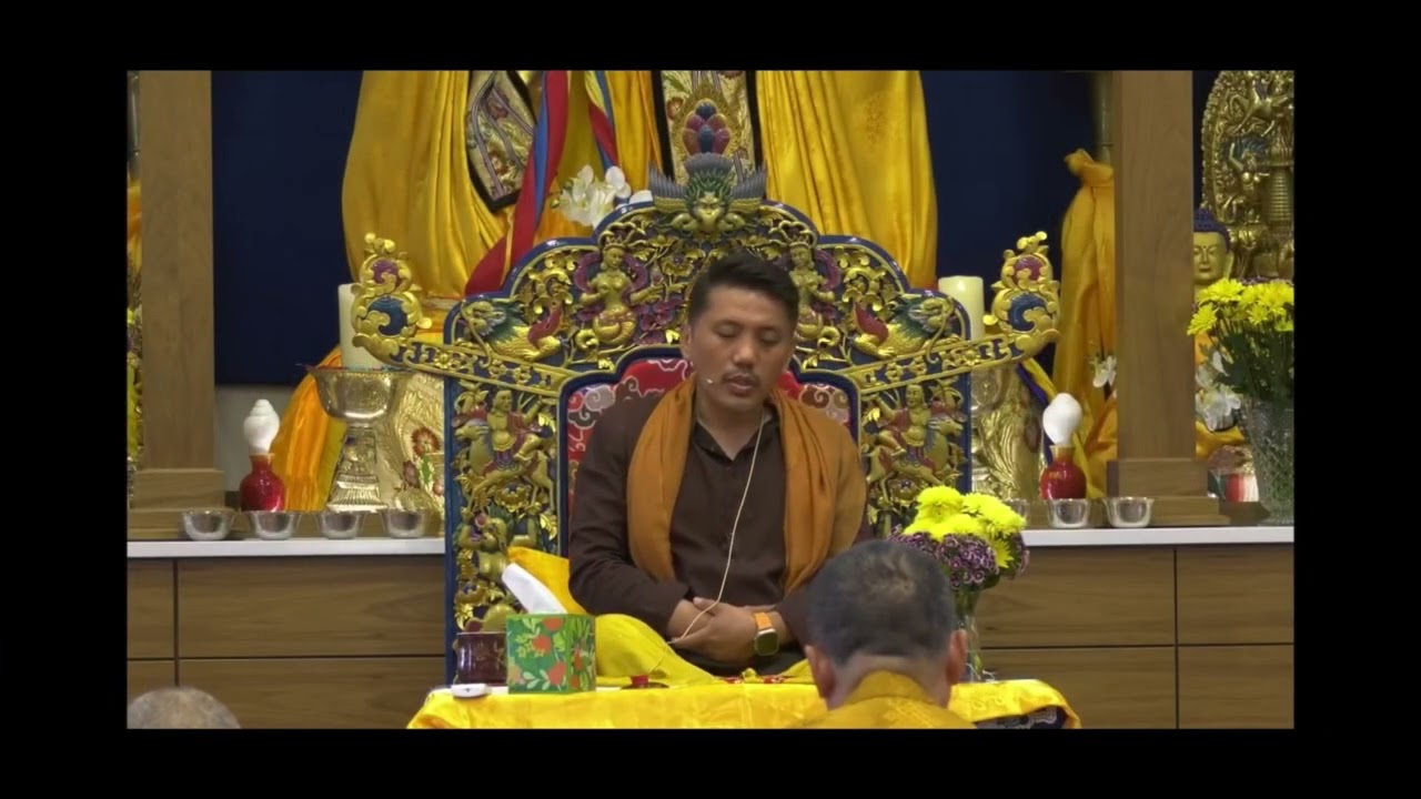 མ་འོངས་པ་ན་༸སྐྱབས་རྗེ་ཁྲི་བྱང་རིན་པོ་ཆེ་མཆོག་གདན་སར་ཞབས་སོར་བཀོད་ཐུབ་པའི་སྨོན་འདུན་ཡོད།།