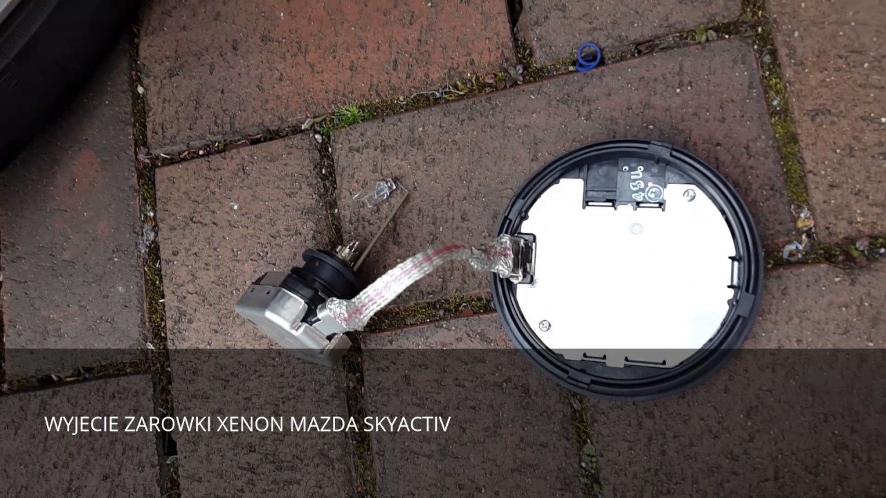 mazda skyactiv  {  take off xenon bulb}{ demontaz zarowki ksenonowej}