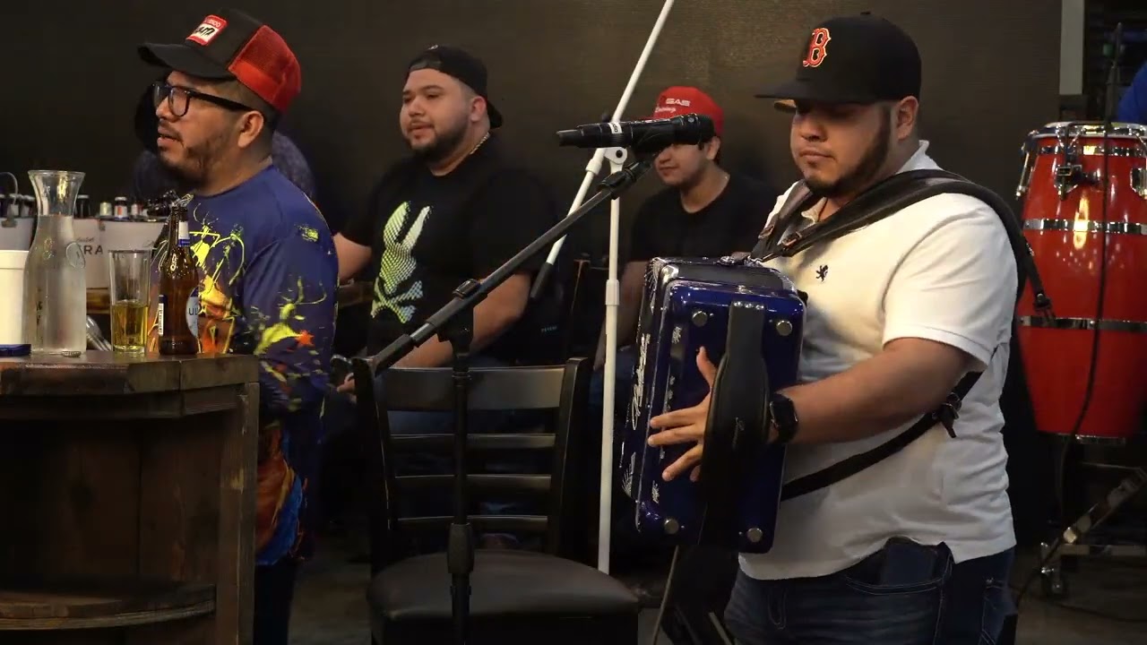 Gustavo Reyna  Recuerdos Triste en vivo