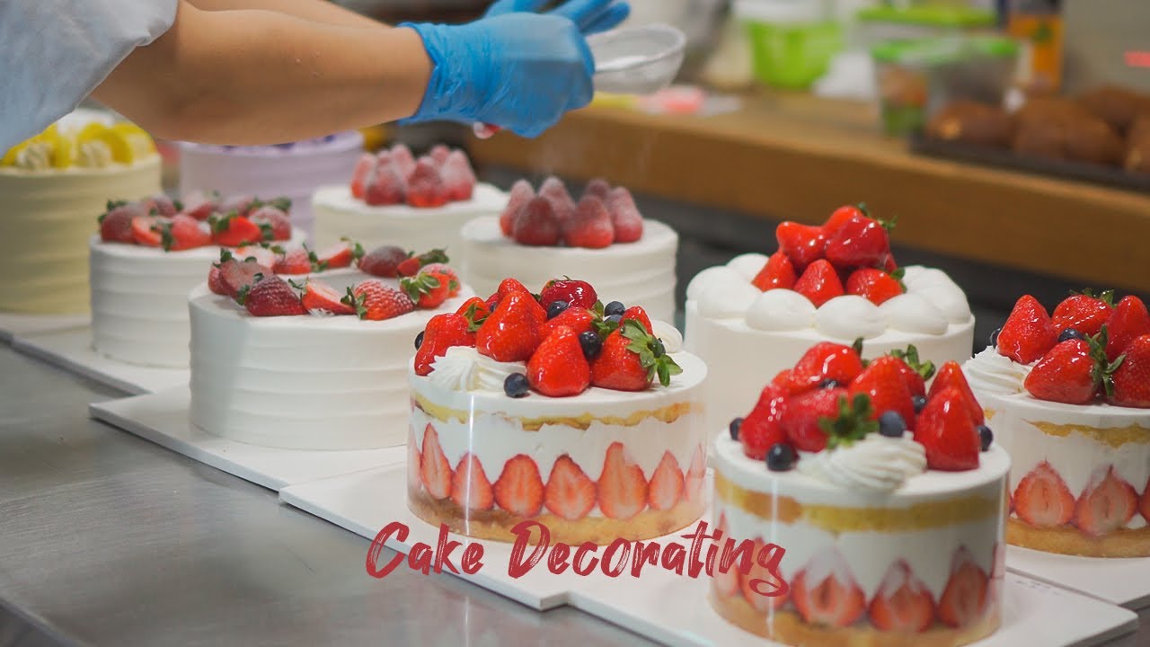 케이크에 딸기는 어떻게 반짝 거릴까. 케이크 데코레이팅 Cake Decorating