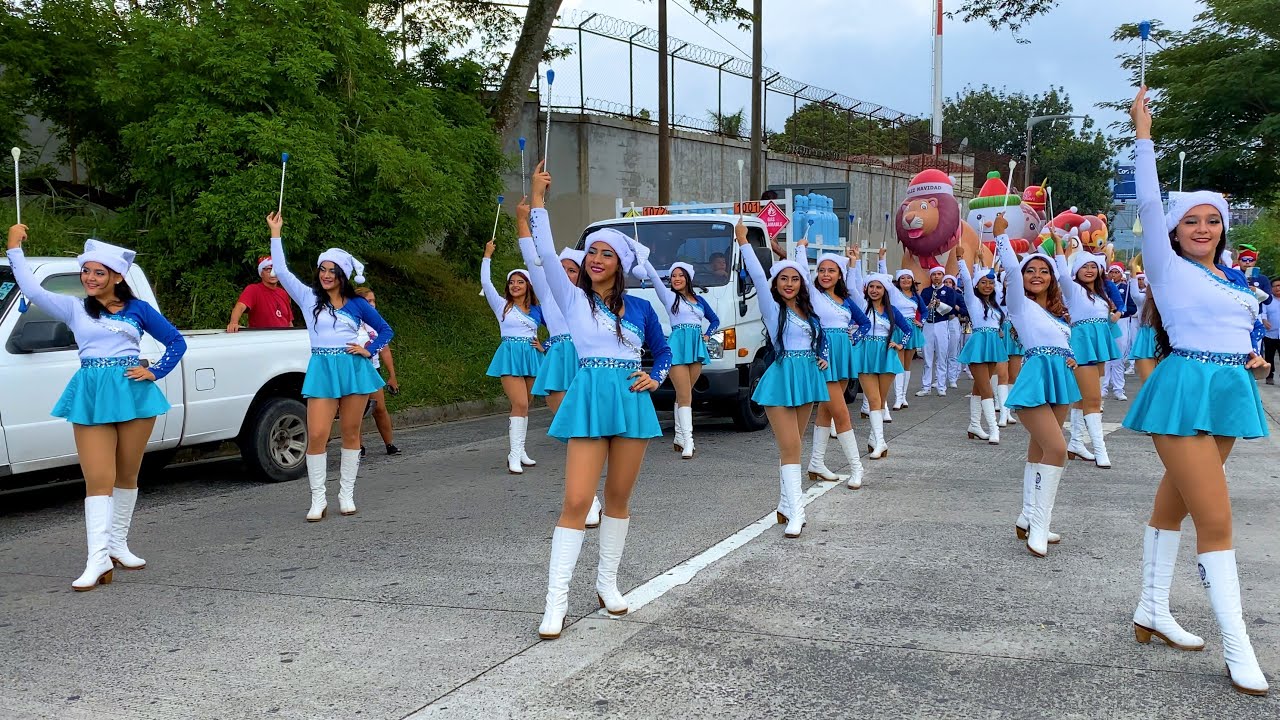 Banda Bicentenario en Desfile Cosavi Christmas.