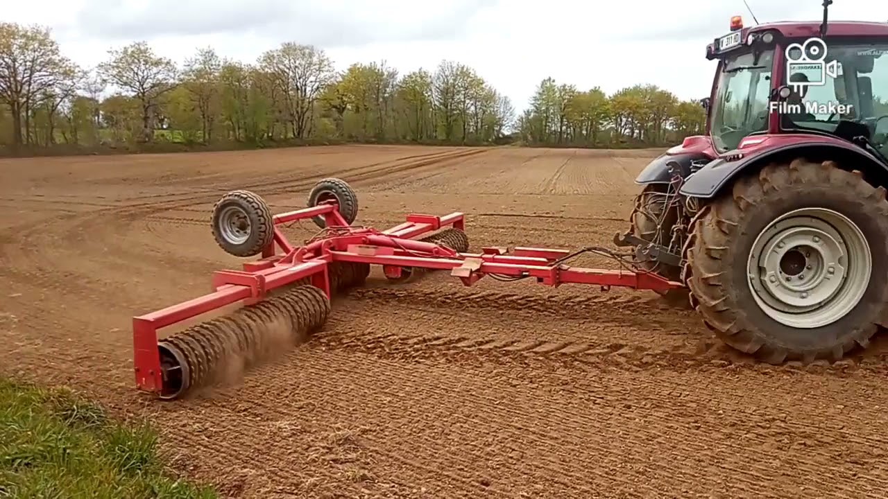 Roulage 2021/valtra avec un rouleau quivogne