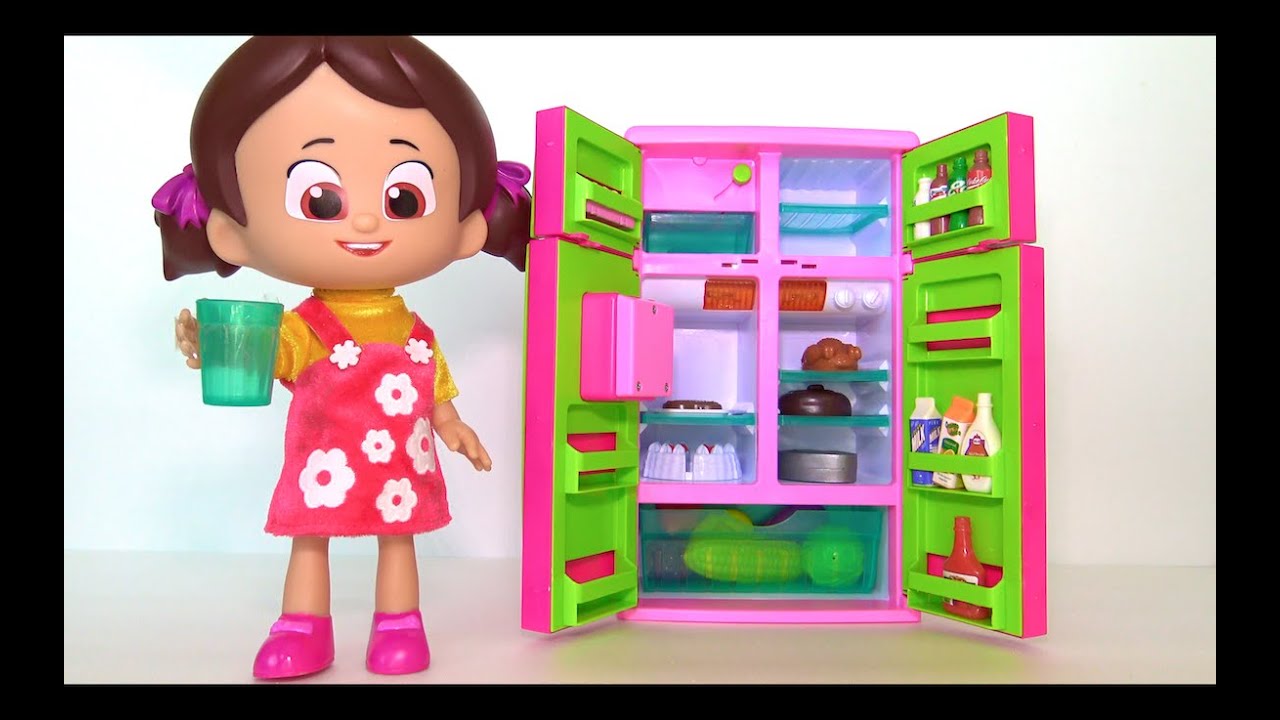 Niloya'nın buzdolabında neler var? Niloya Buzdolabından Pepee ve Mete'ye yemek veriyor 4K