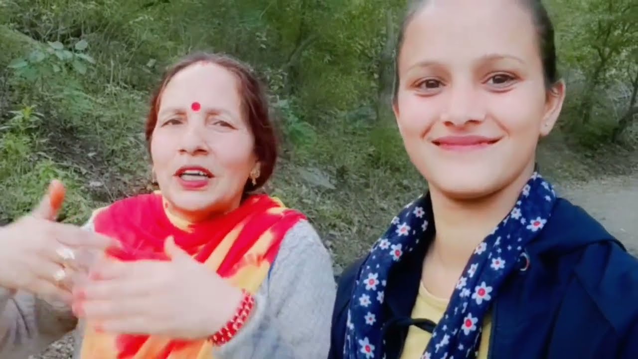 ताई ने सुनाएं पहाड़ी गीत ❤️😌||Rishikesh Ki Gartang Gali || #trending