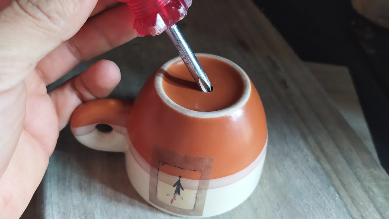 Truco fácil para perforar tazas de cerámica. Maceta de bonsai casera con una taza