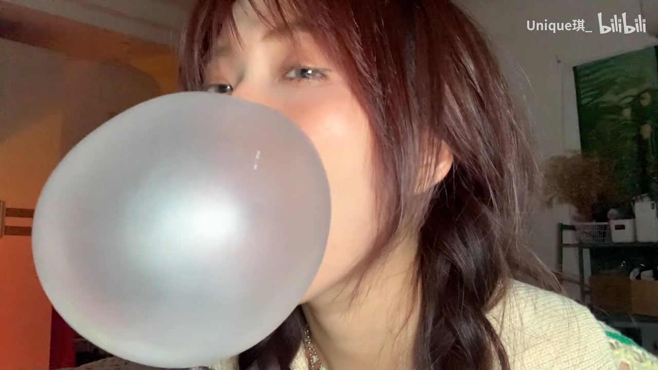 沉浸式 ASMR Bubble Gum Blowing