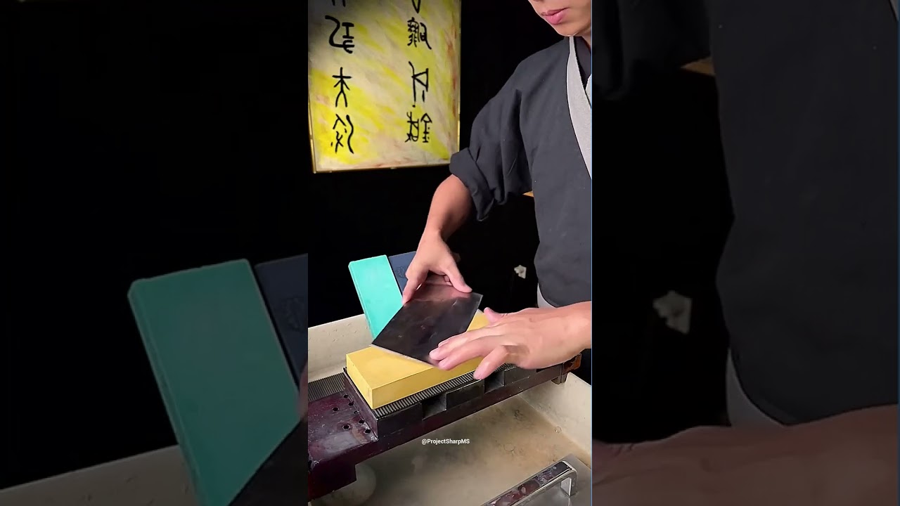 Bringing a super dull kitchen knife back to life for a pomelo 