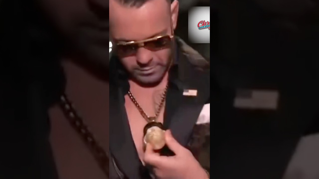 Colby Covington&rsquo;s Trump Chain. 😍 #ufc #trump #colby #mma #ufctampa