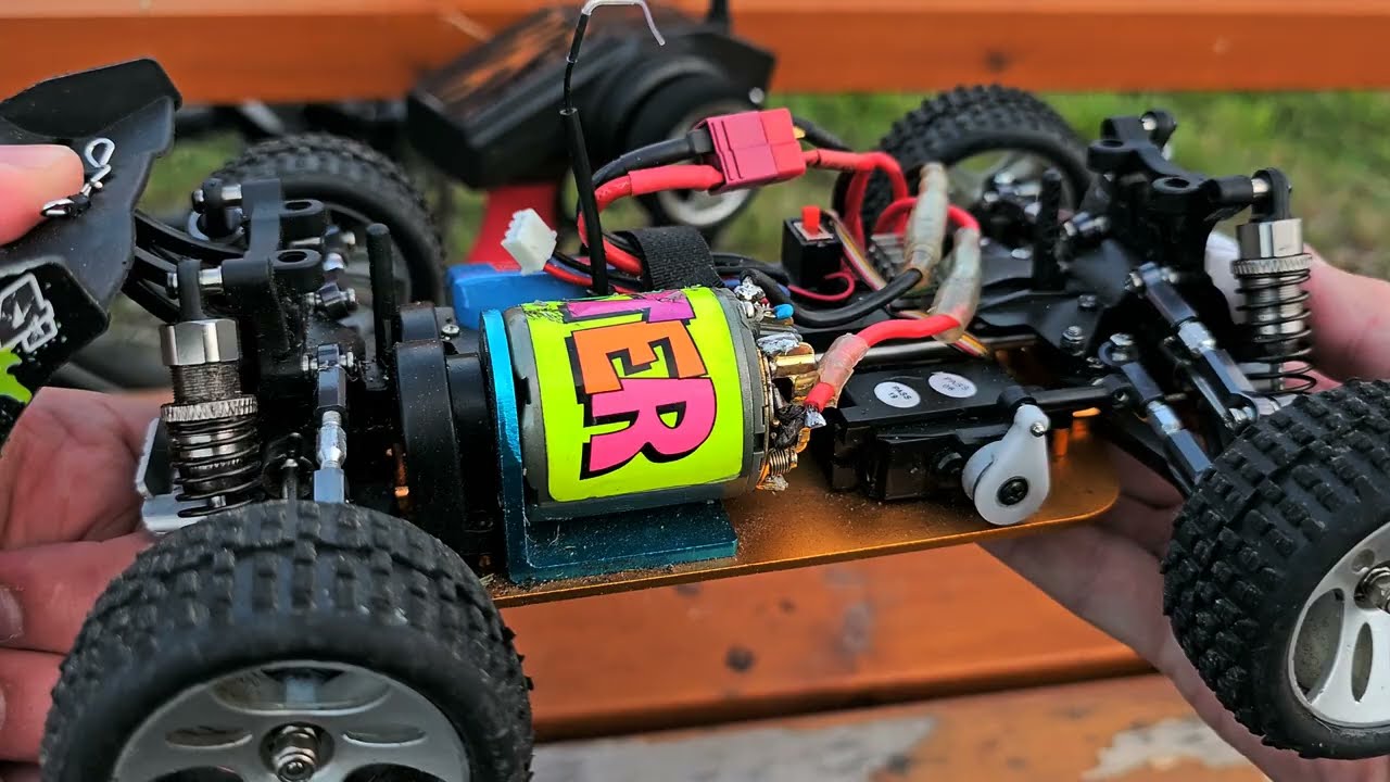 Metal upgraded WLTOYS Vortex 1:18 - first test drive with brushed TWISTER engine from the 90s