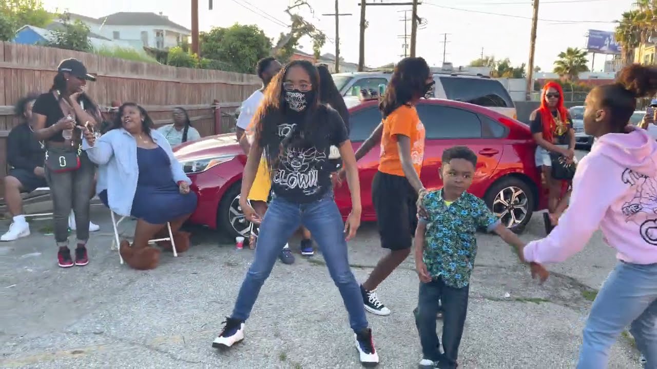 WHAT CAME OFF OF HER IN THIS BATTLE?I @TOMMYHOTGIRLZTV @TOMMYTHECLOWN ON INSTAGRAM ​