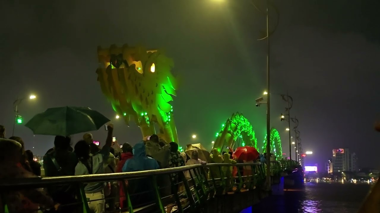 Spettacolo del drago di DaNang