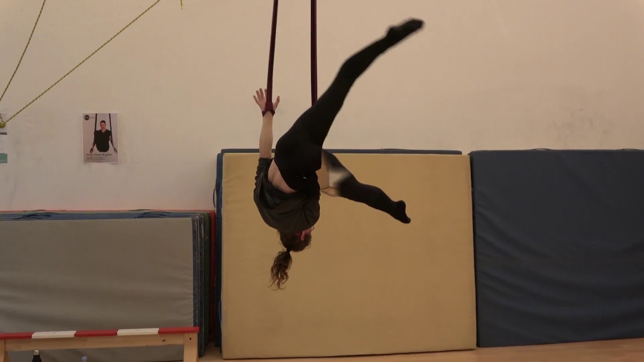 Aerial Straps Intermediate / Advanced Flyingdance – School of Circus Arts
