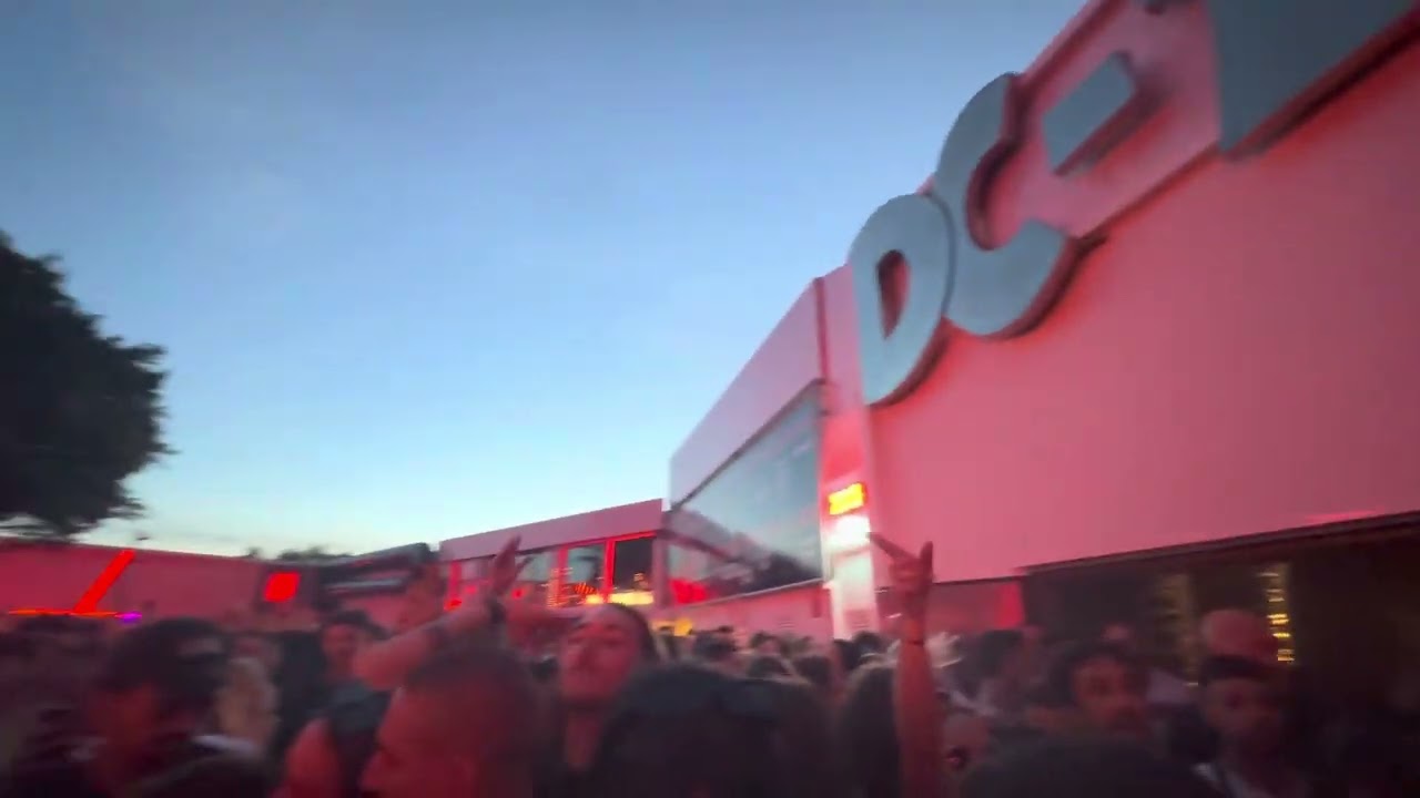 DJ TENNIS B2B CARLITA @ CIRCOLOCO IBIZA  DC10 OPENING PARTY 01/05/2023 nastro rosa