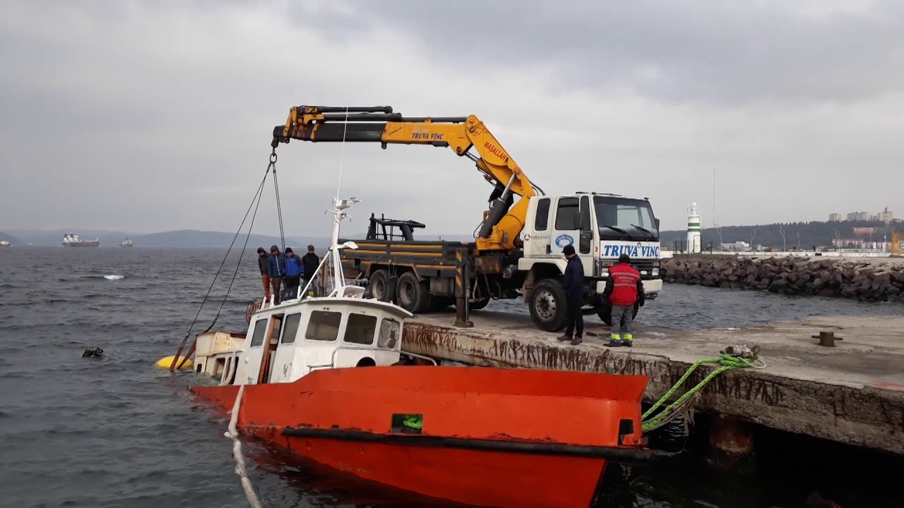 Lodosta batan tekne için kurtarma çalışması