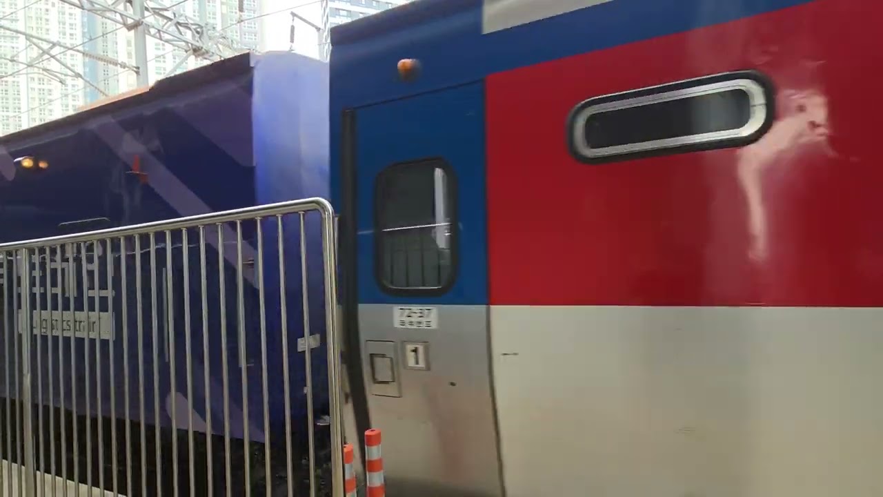 한국철도공사 전기기관차 8218호 1158번 서울행 대구역 무궁화호 발차 (우편 소화물열차)