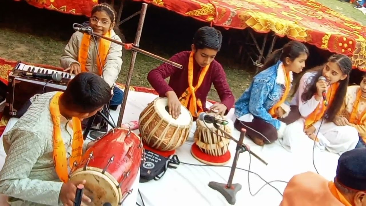 Very nice playing and singing by Priyansi, Poorvi, Avika, Priya, Shivam and Shantanu class 6th/ 8th 